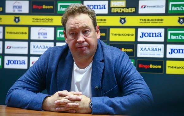 <br />
        Судья Иванов объяснил удаление Слуцкого в матче "Рубин" - "Зенит"
<p>	